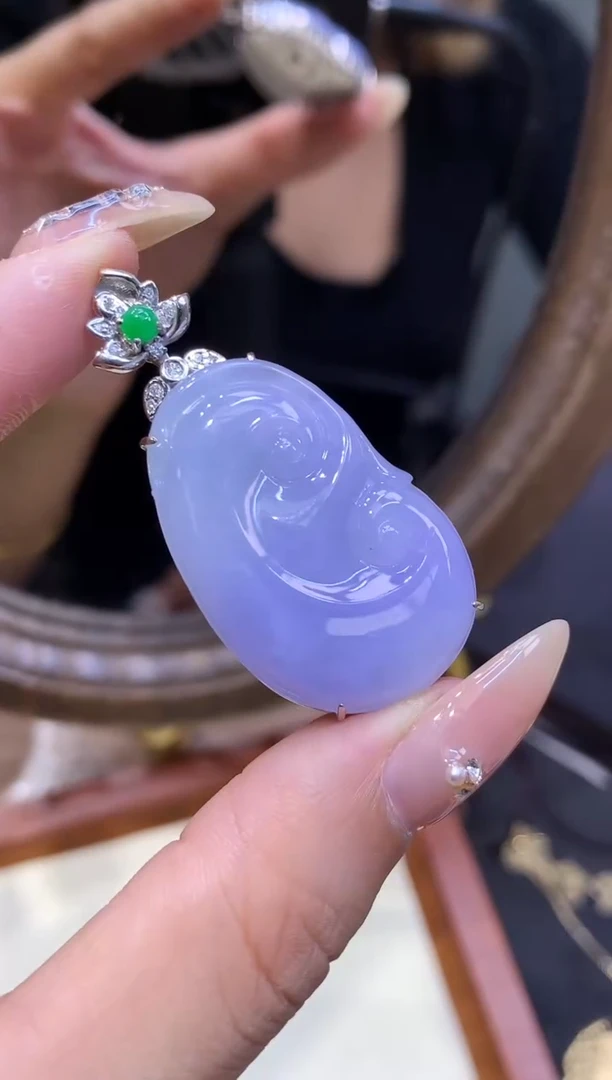 18K金镶嵌挂件翡翠如意