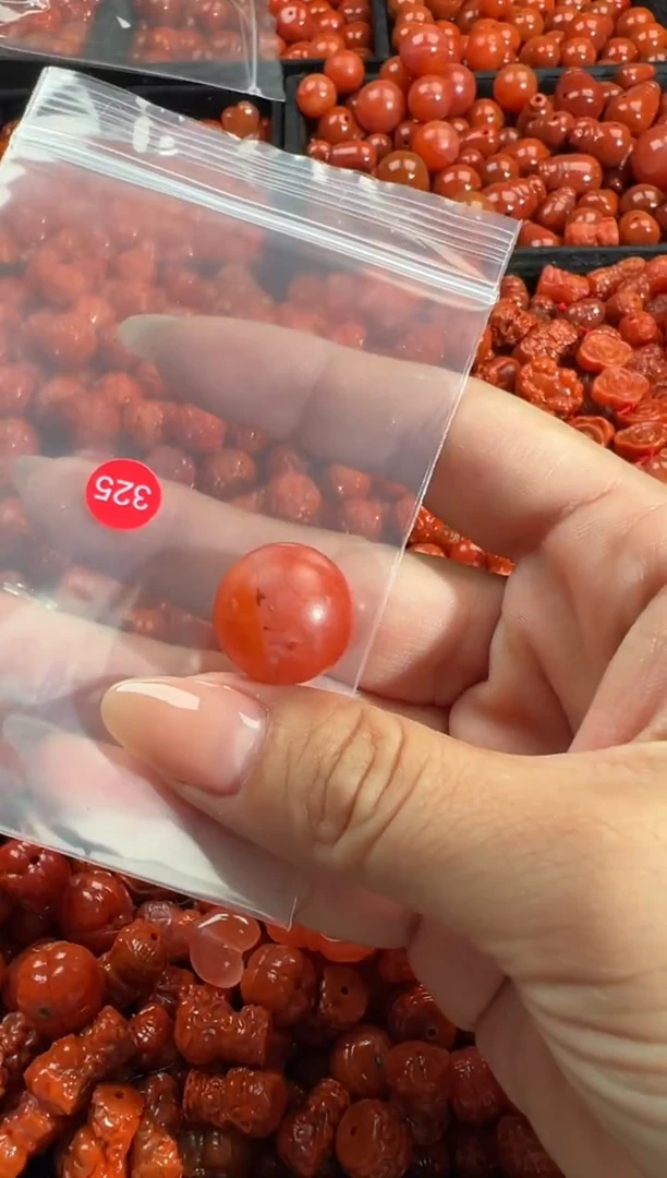 颈饰未镶嵌南红玛瑙1