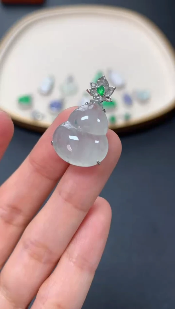 【闪购商品】翡翠吊坠(不含链)18K金镶嵌3800