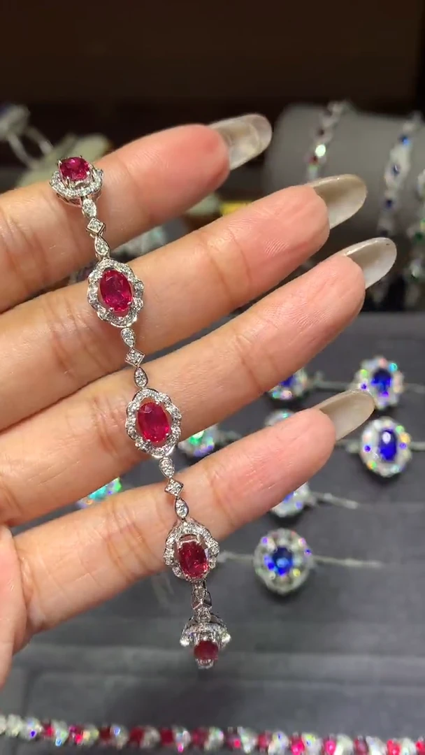 18K金镶嵌手链红宝石4.88ct