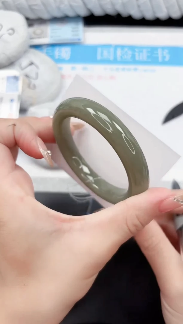 和田玉手镯未镶嵌239-55.7QS5