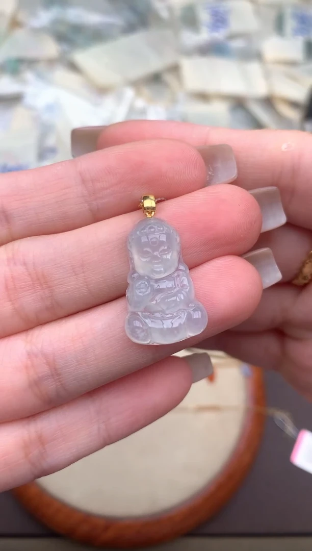 18K金镶嵌挂件翡翠?***萱一