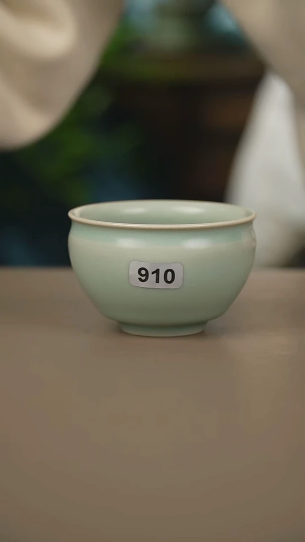 仿古折肩缸   杯不开微暇