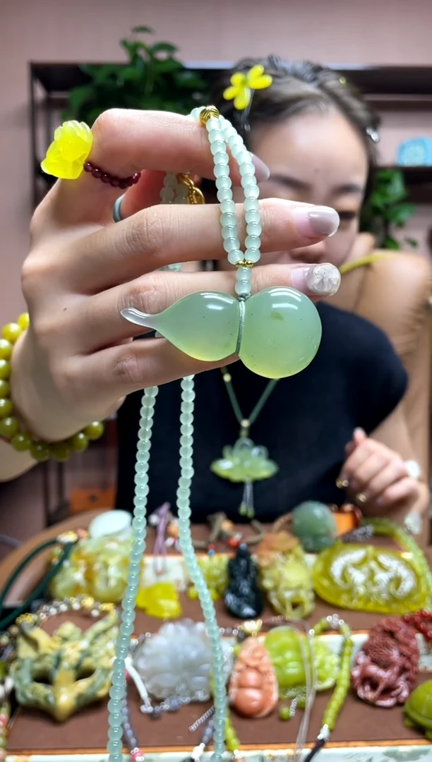 未镶嵌岫玉吊坠·