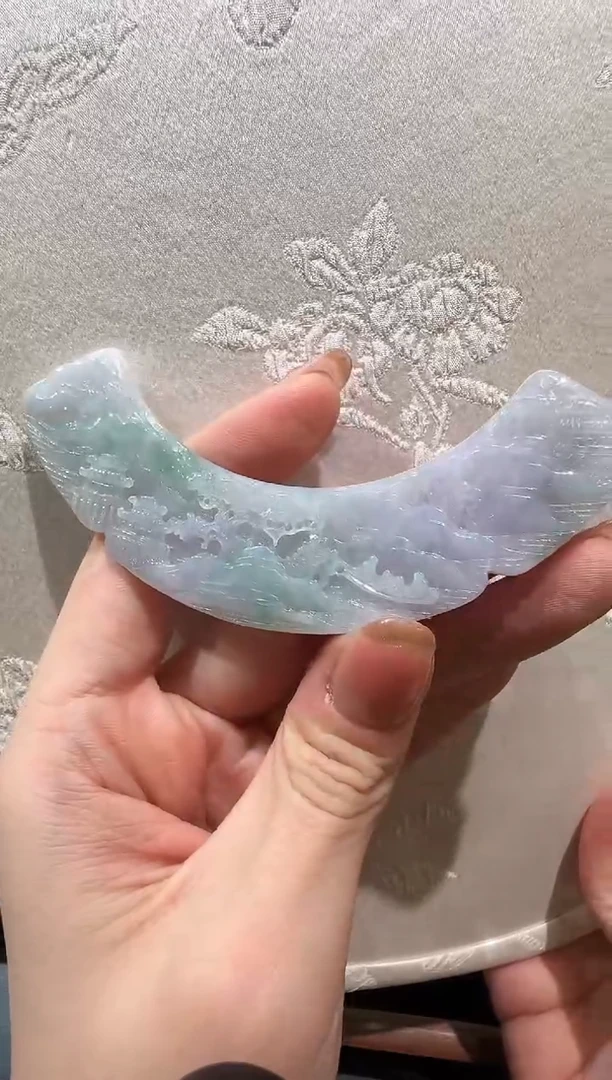 翡翠未镶嵌颈饰国风