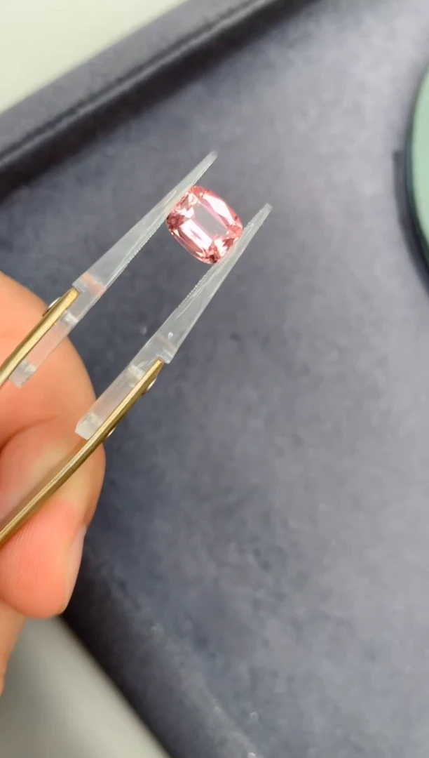 裸石未镶嵌碧玺2.4ct碧玺