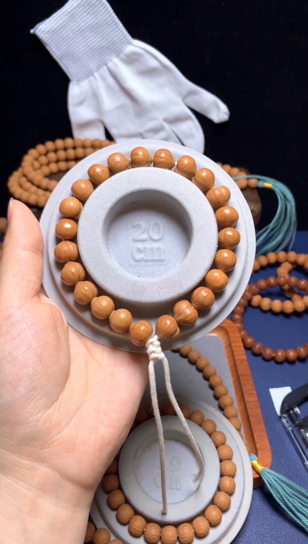 猴头核桃手串К****?12＋皮桃2条