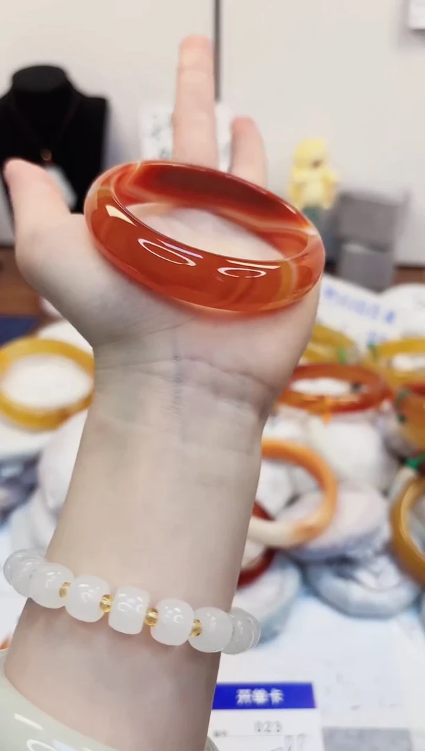 【闪购商品】石英质玉手镯未镶嵌23-玛瑙圈口58
