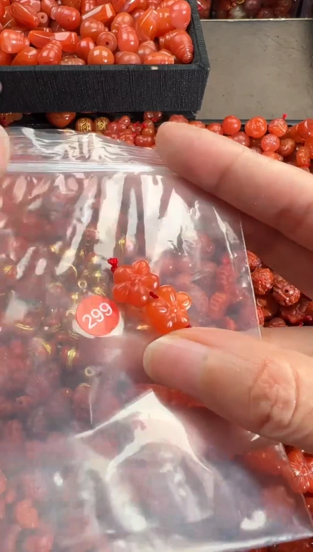 【闪购商品】南红玛瑙颈饰未镶嵌1