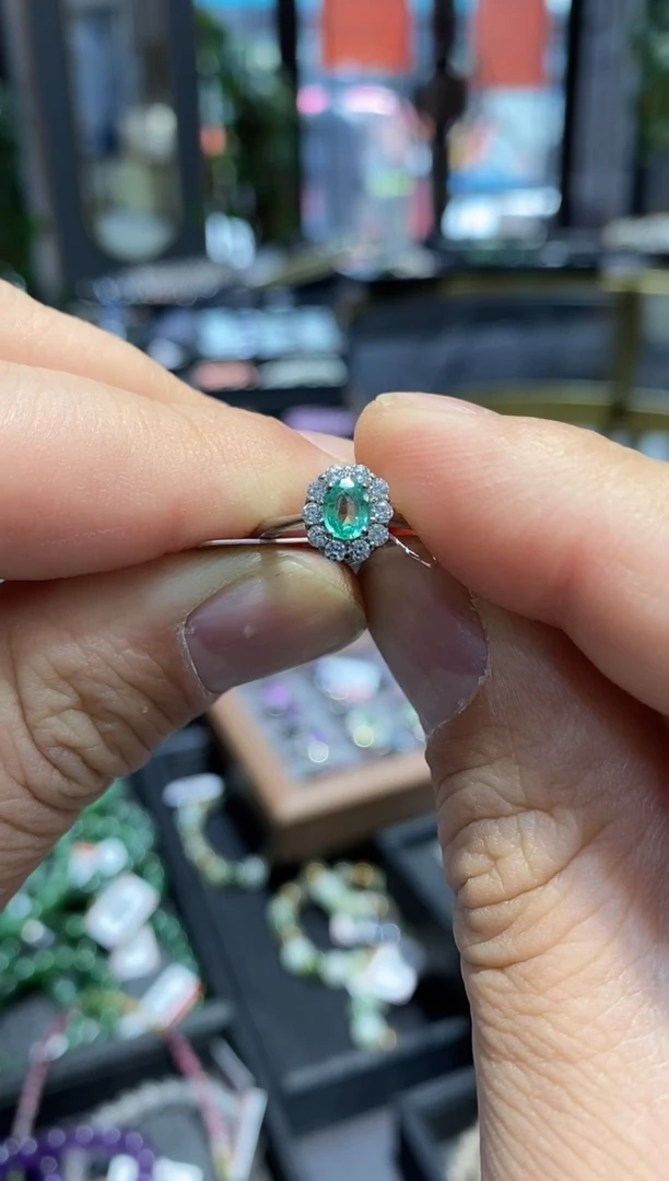 【闪购商品】祖母绿戒指银S925镶嵌亏米福利