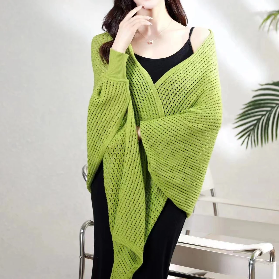 网红斗篷披肩纯色针织披肩女春秋外搭镂空围巾两用披风