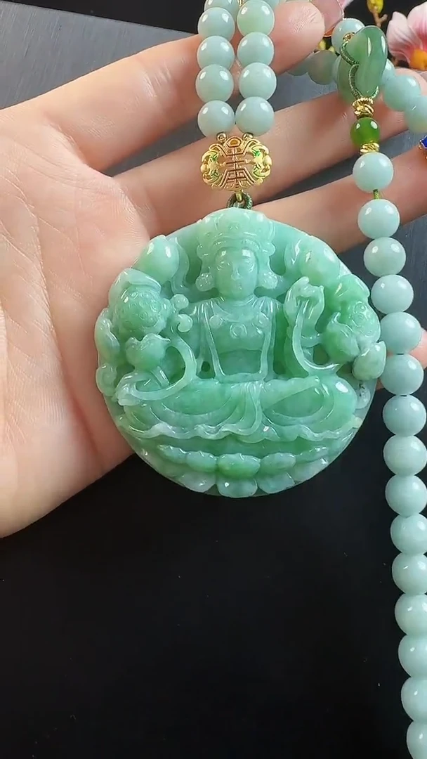 颈饰未镶嵌翡翠观音
