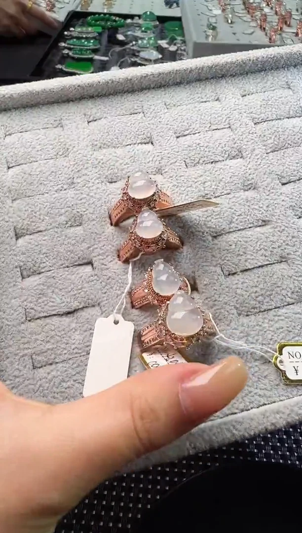 颈饰未镶嵌翡翠1104102随机发仅一件