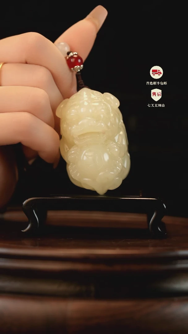 云南石竹叶青雕刻：有求必应貔貅摆件手把件