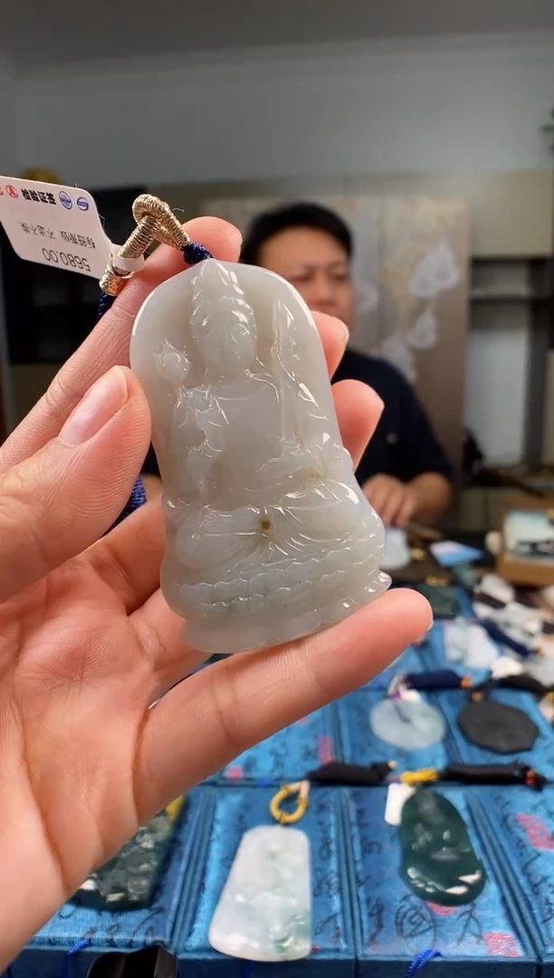 颈饰未镶嵌翡翠多样性发其一