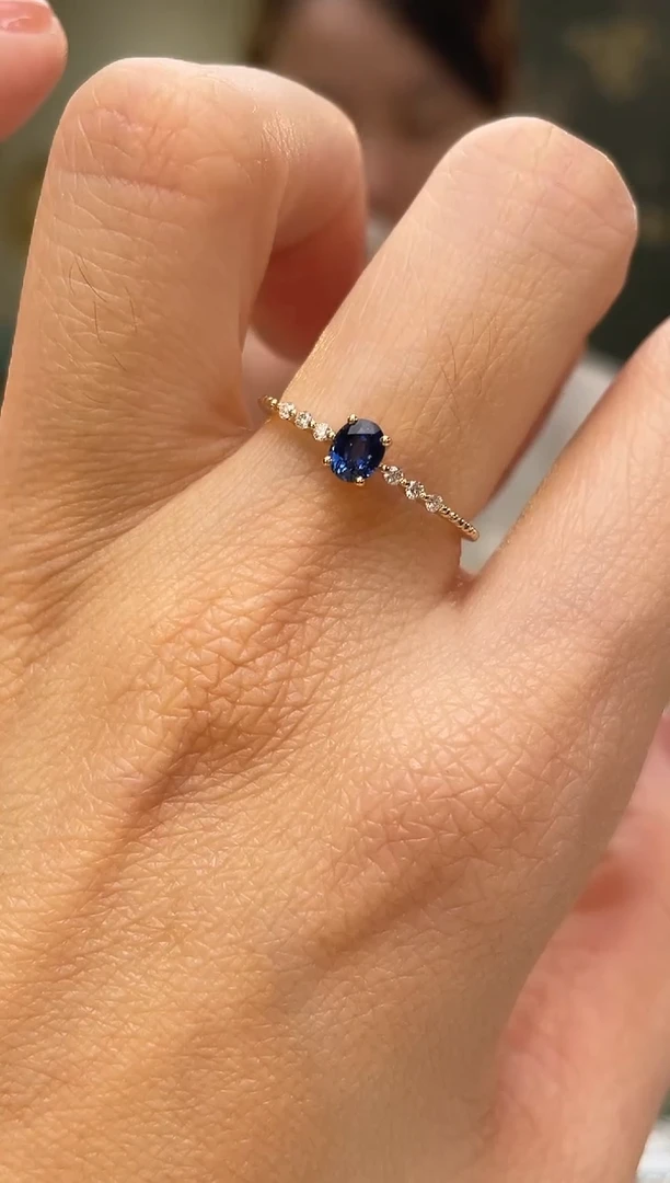 戒指蓝宝石18K金镶嵌主石：0.37ct