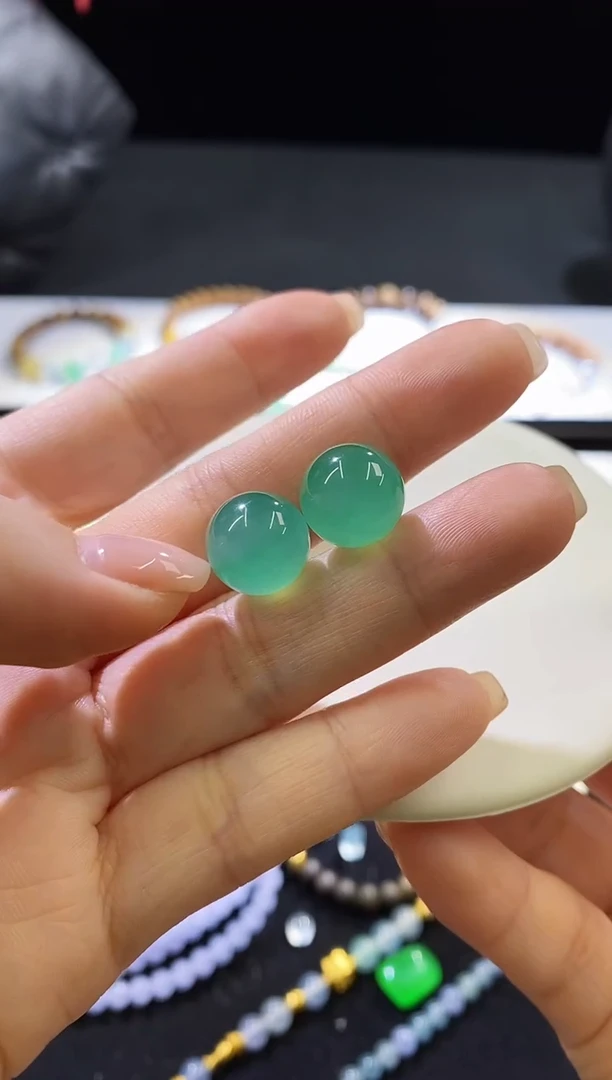 未镶嵌挂件翡翠一对单珠