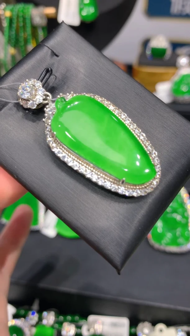 颈饰银S925镶嵌翡翠18一季