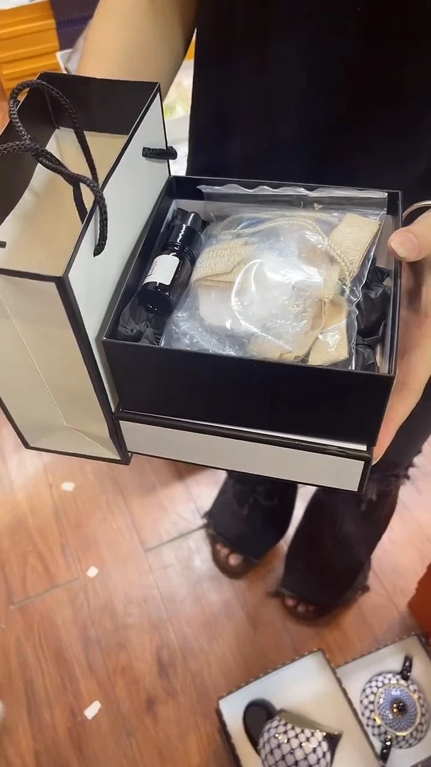 杯鸿辉家品牌瓷器，京东包邮！小香车载香薰