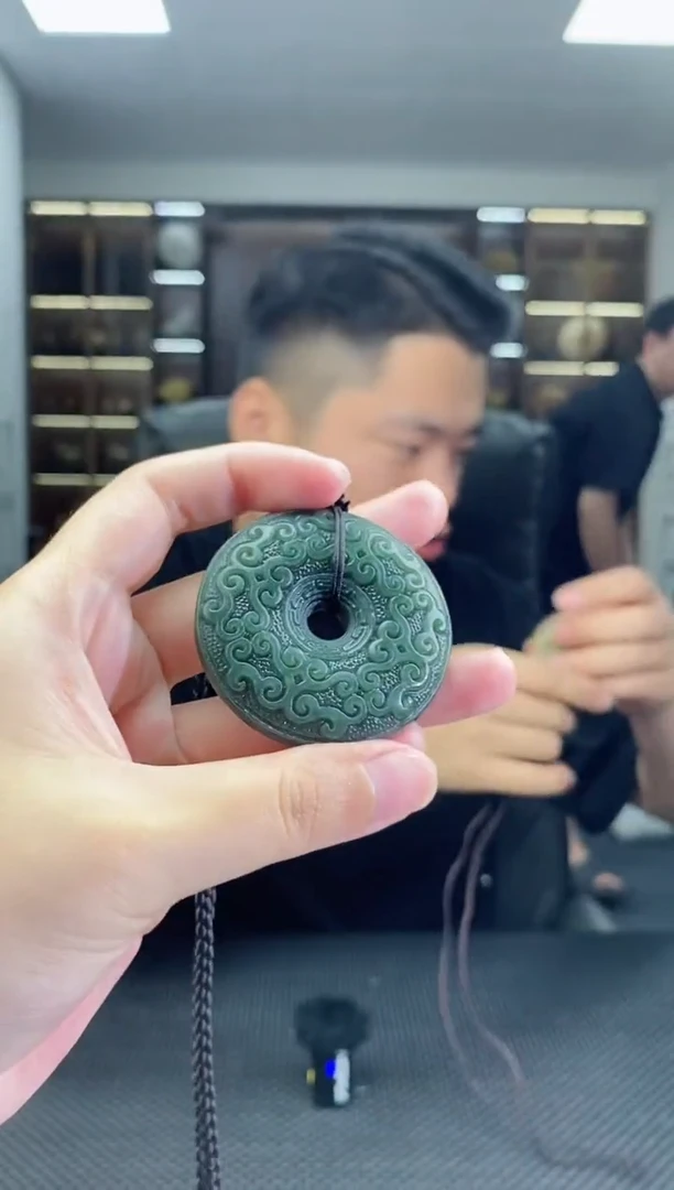 和田玉未镶嵌颈饰祥云平安扣吊坠