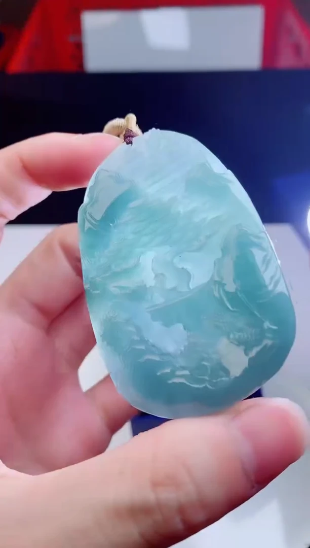 颈饰未镶嵌翡翠   ·