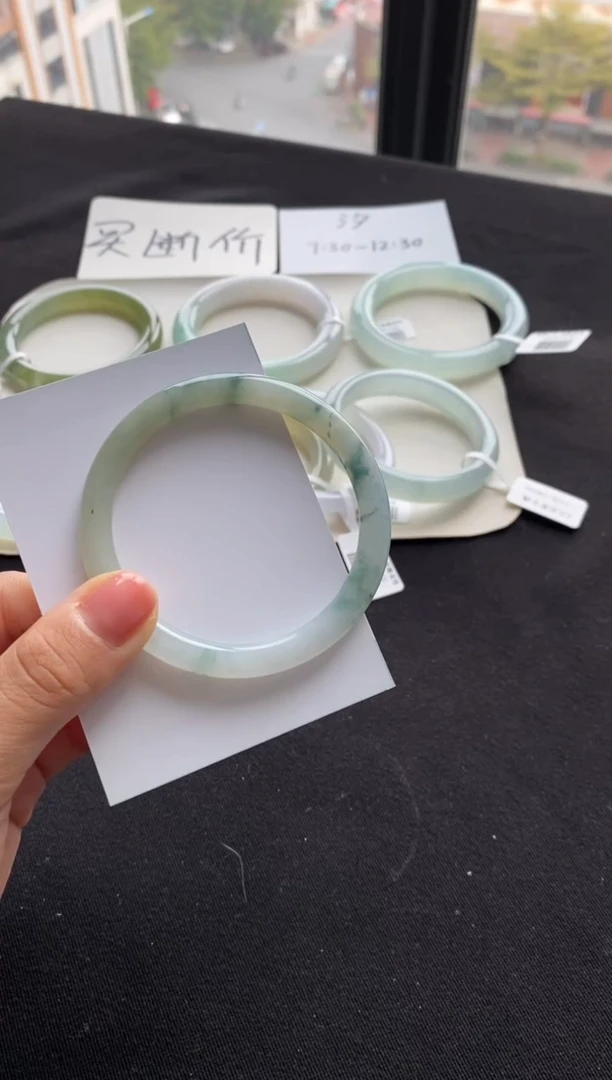 【闪购商品】翡翠手镯（圆镯）未镶嵌55圆条--不退不换