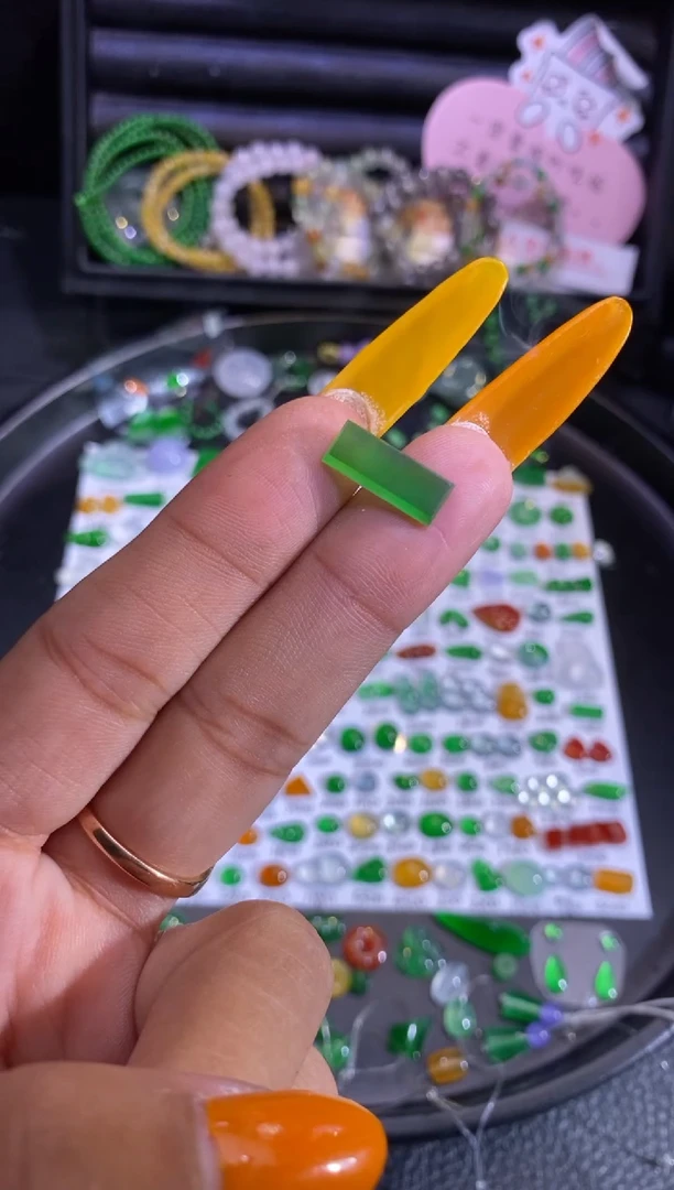 未镶嵌挂件翡翠牌