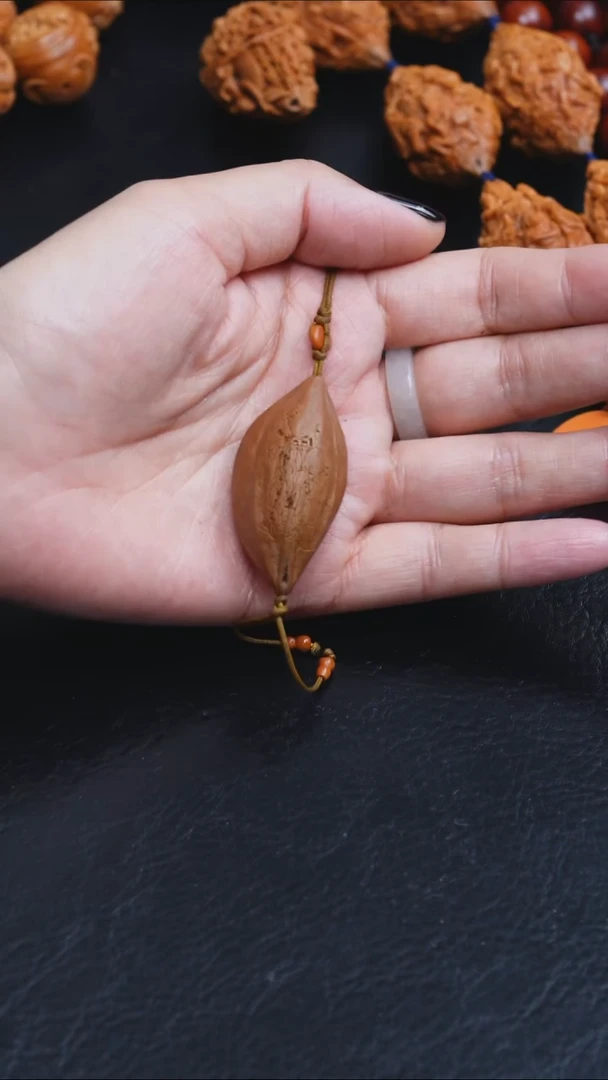 吊坠橄榄核2.1原皮单籽随机发