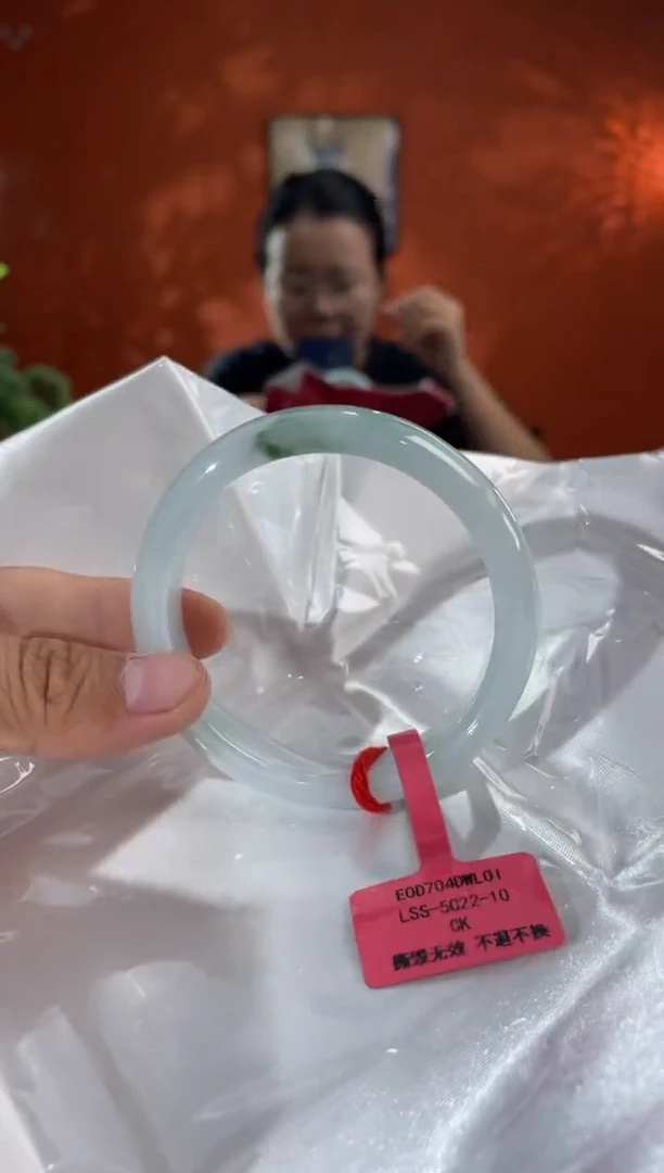未镶嵌手镯翡翠翡翠手镯