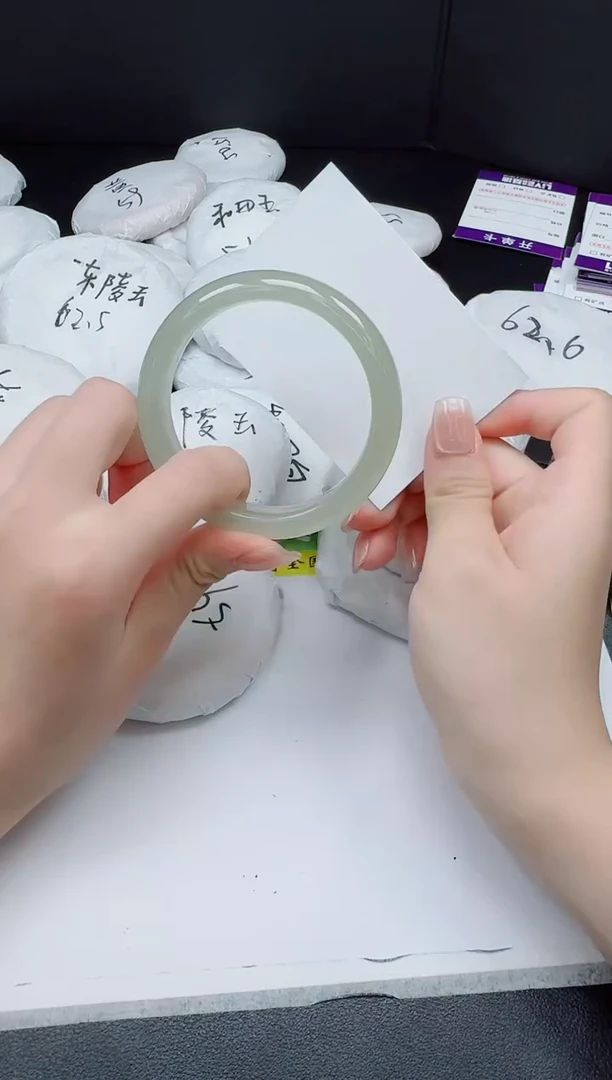 石英质玉手镯未镶嵌021-5657