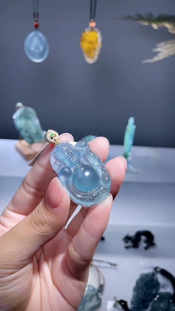 颈饰未镶嵌翡翠财神