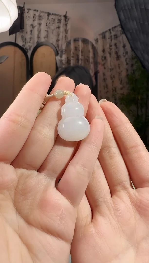 和田玉未镶嵌颈饰葫芦p