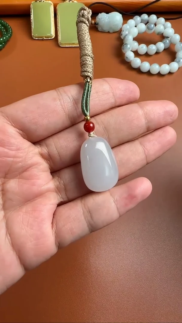 和田玉未镶嵌颈饰和田玉烟紫平安无事牌吊坠