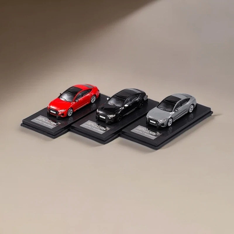 KengFai其辉1:64Audi奥迪RS7C8Sportback西装暴徒跑车合金车模