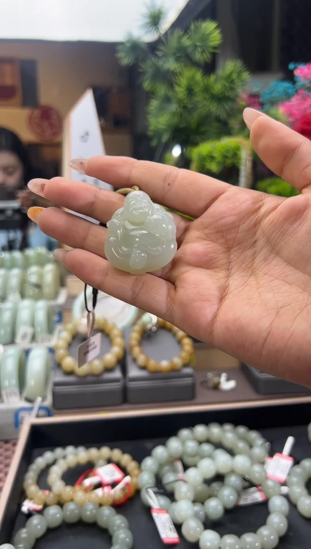 和田玉未镶嵌吊坠(赠链)且末料迪克兰佛公吊坠