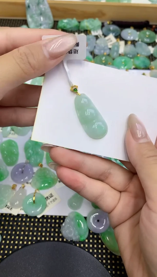 翡翠未镶嵌颈饰缅甸翡翠a货
