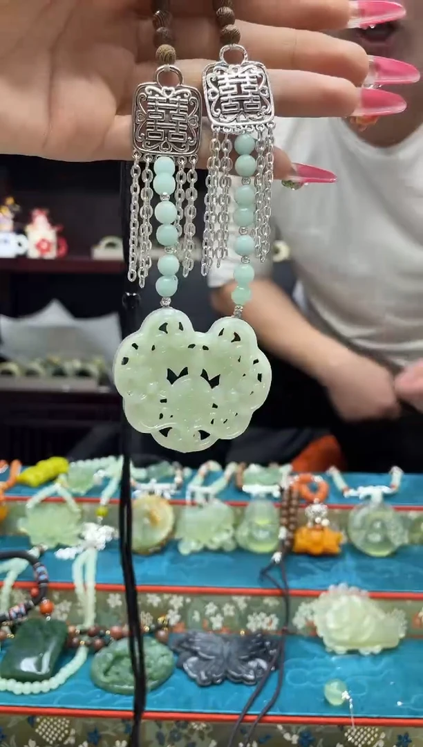 未镶嵌岫玉吊坠·