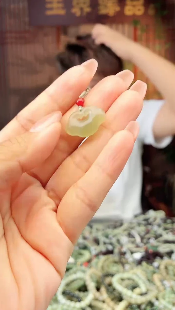 和田玉未镶嵌颈饰拍一发一