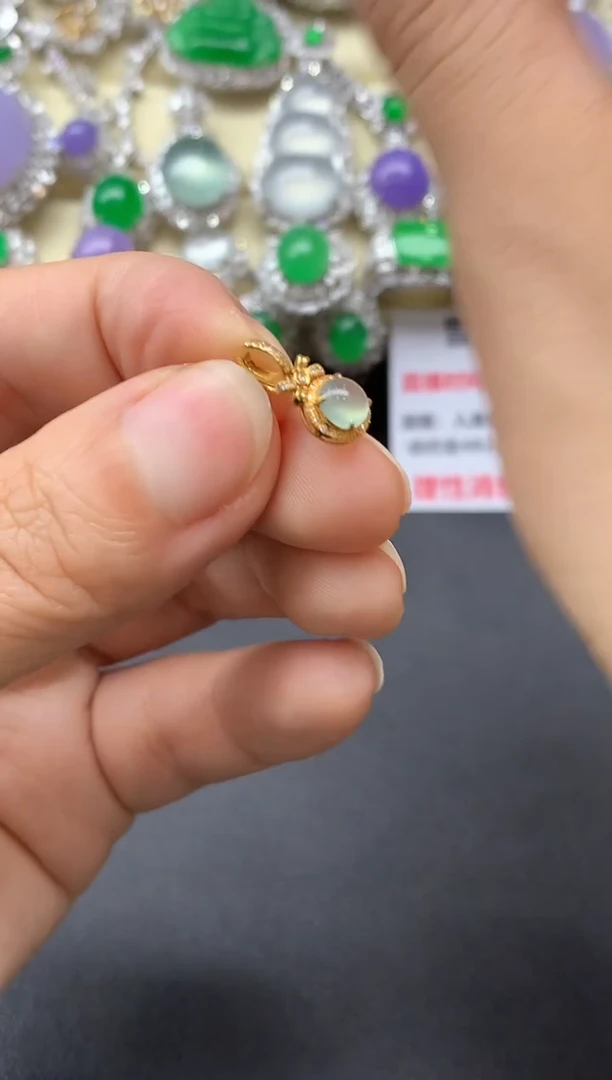 颈饰18K金镶嵌翡翠211-中国好珍宝