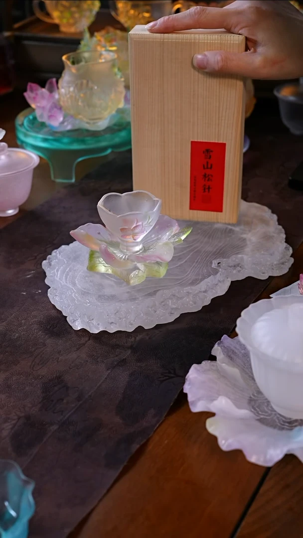 桃花1杯1托+雪山松针1盒