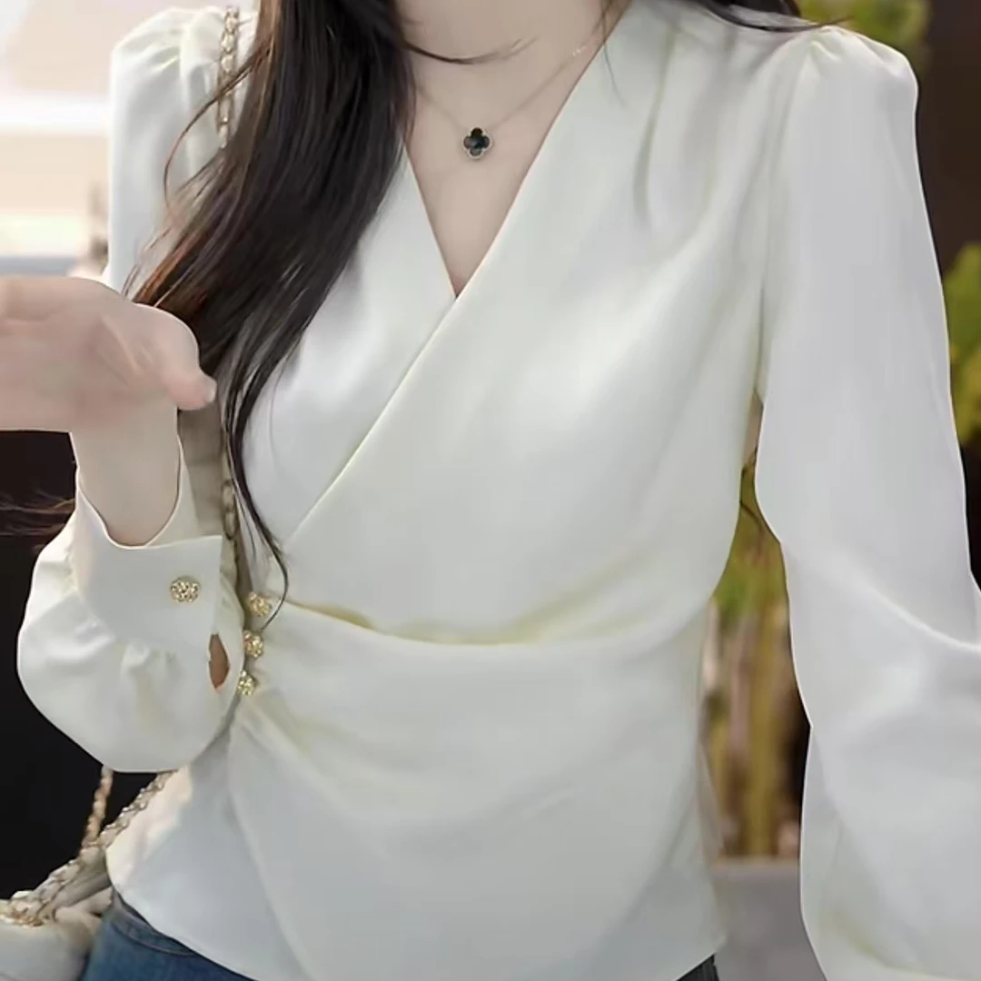 【冰白海屿】时尚气质设计感不规则缎面显瘦长袖打底衬衫女V领上衣