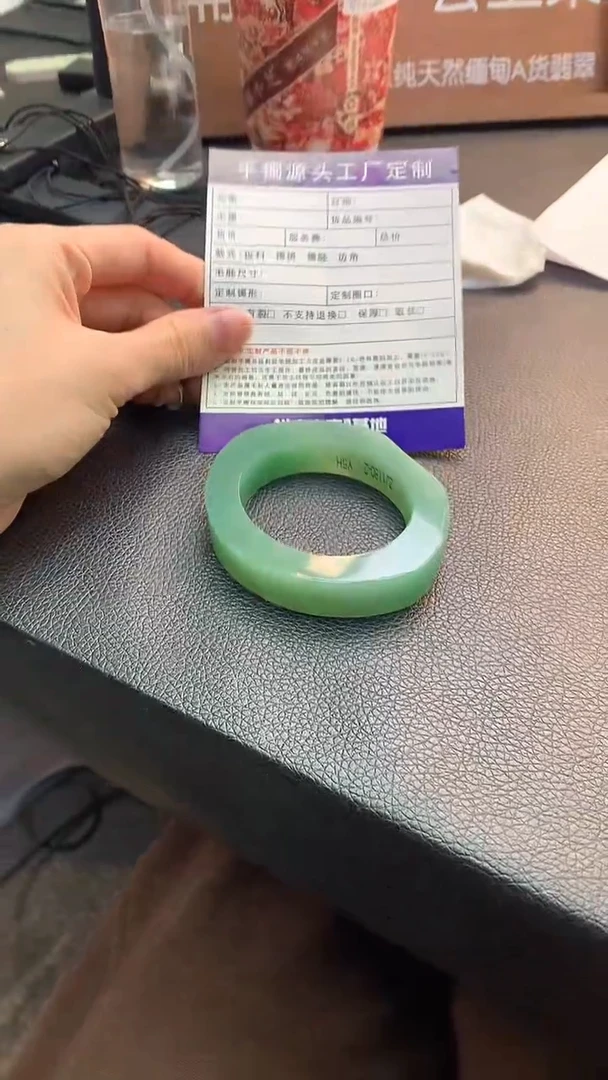 未镶嵌手镯定制翡翠春*?定制手镯不退不换