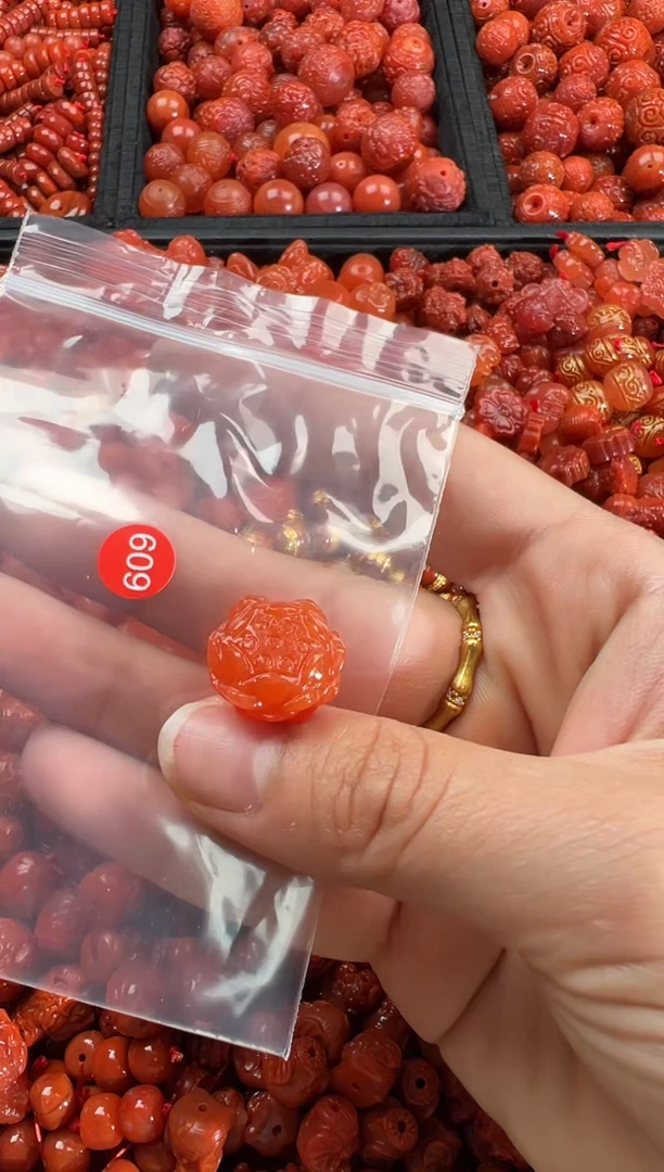 【闪购商品】南红玛瑙颈饰未镶嵌1