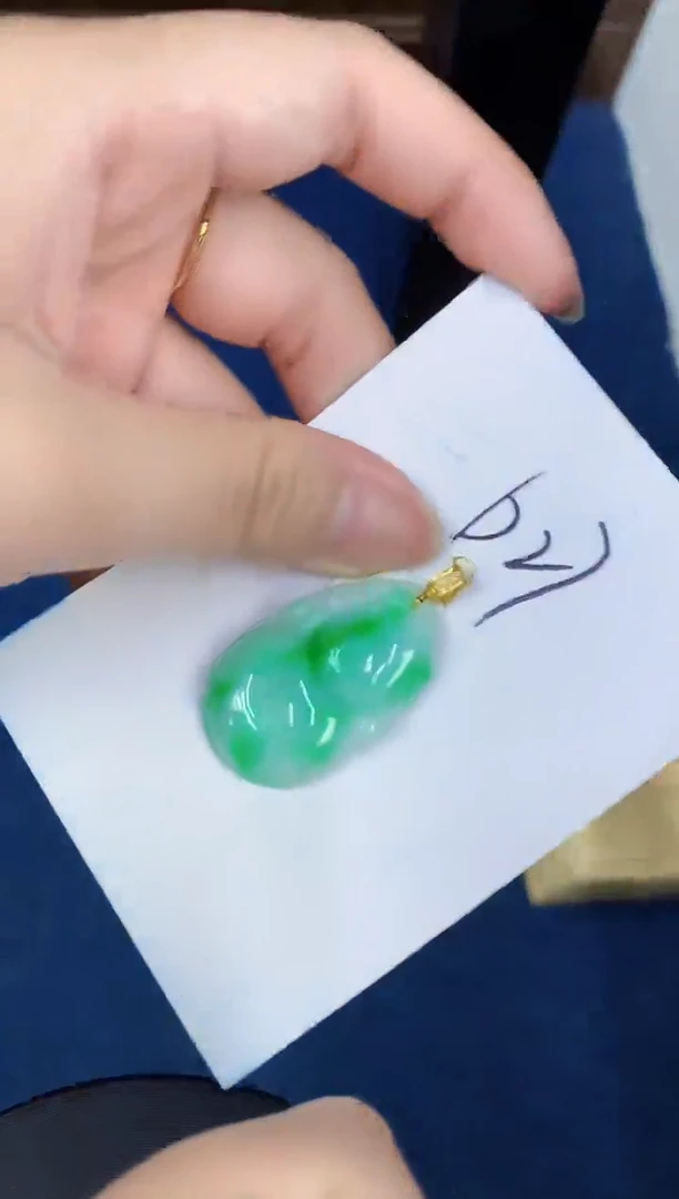 翡翠18K金镶嵌颈饰天然缅甸A货翡翠