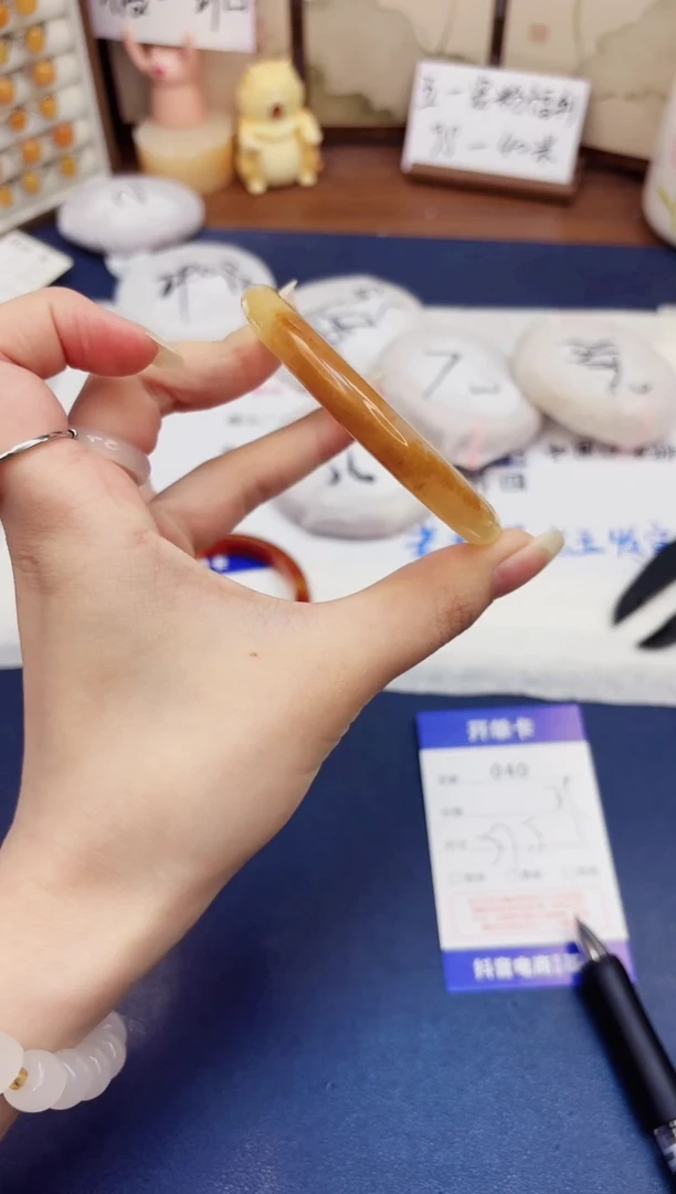 石英质玉手镯未镶嵌40-财气镯-圈口57