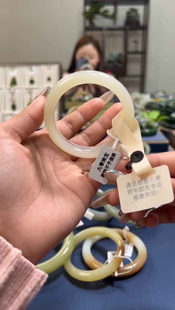 未镶嵌手镯和田玉A0040-51