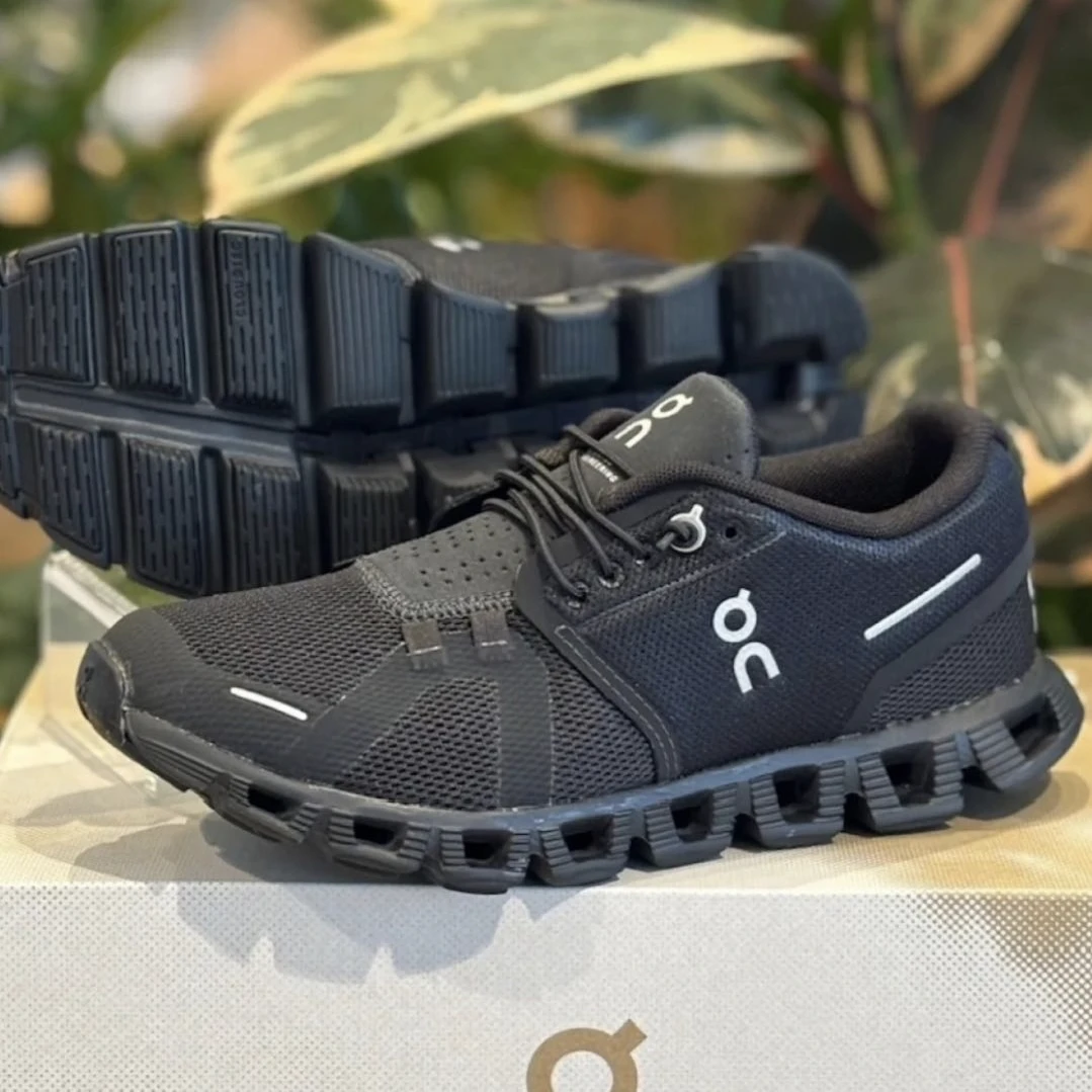 On昂跑Cloud 6 男款柔软防滑耐磨透气低帮休闲塑胶跑道跑步鞋黑色
