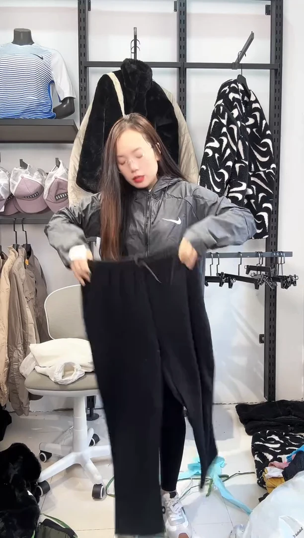 2574 编码  瑕疵直播间过款为准 尺码170