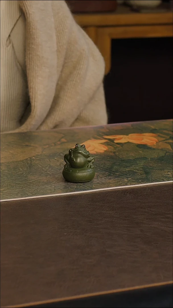 紫砂茶宠绿泥一鼓作气