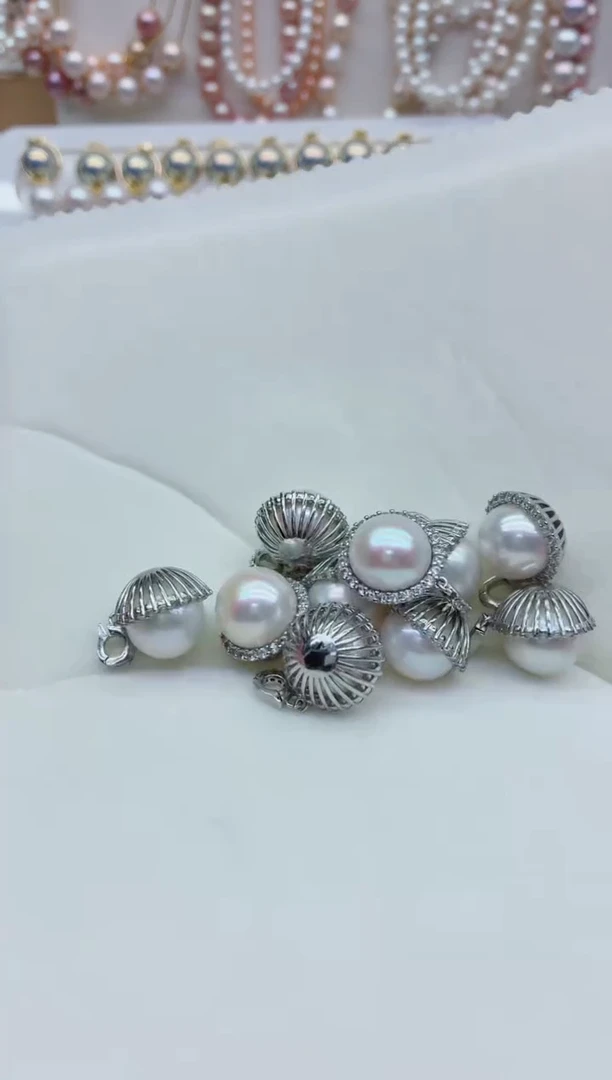 淡水珍珠合金吊坠(不含链)多样性发其一，非无暇